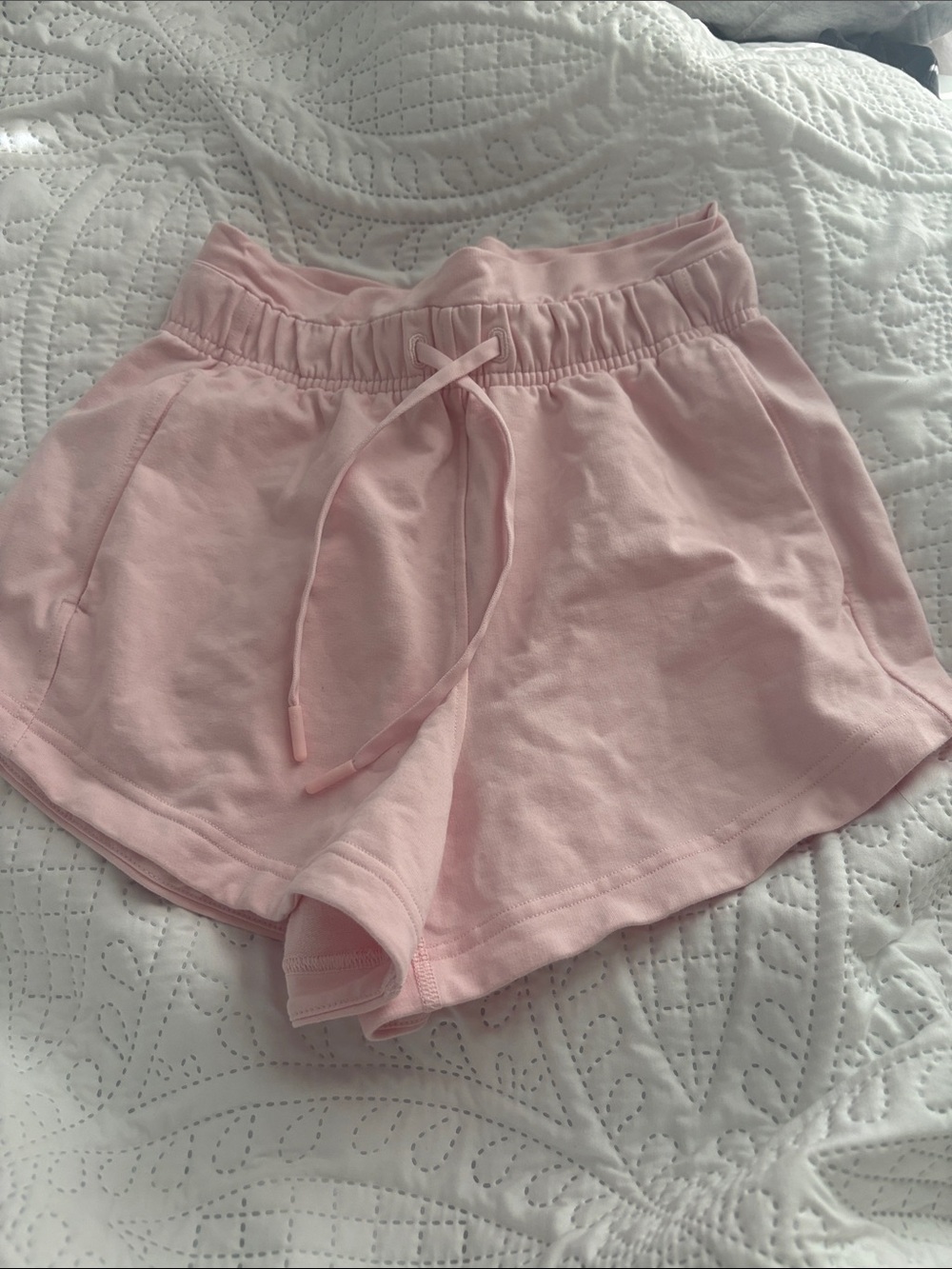 Lululemon inner glow shorts strawberry milkshake
